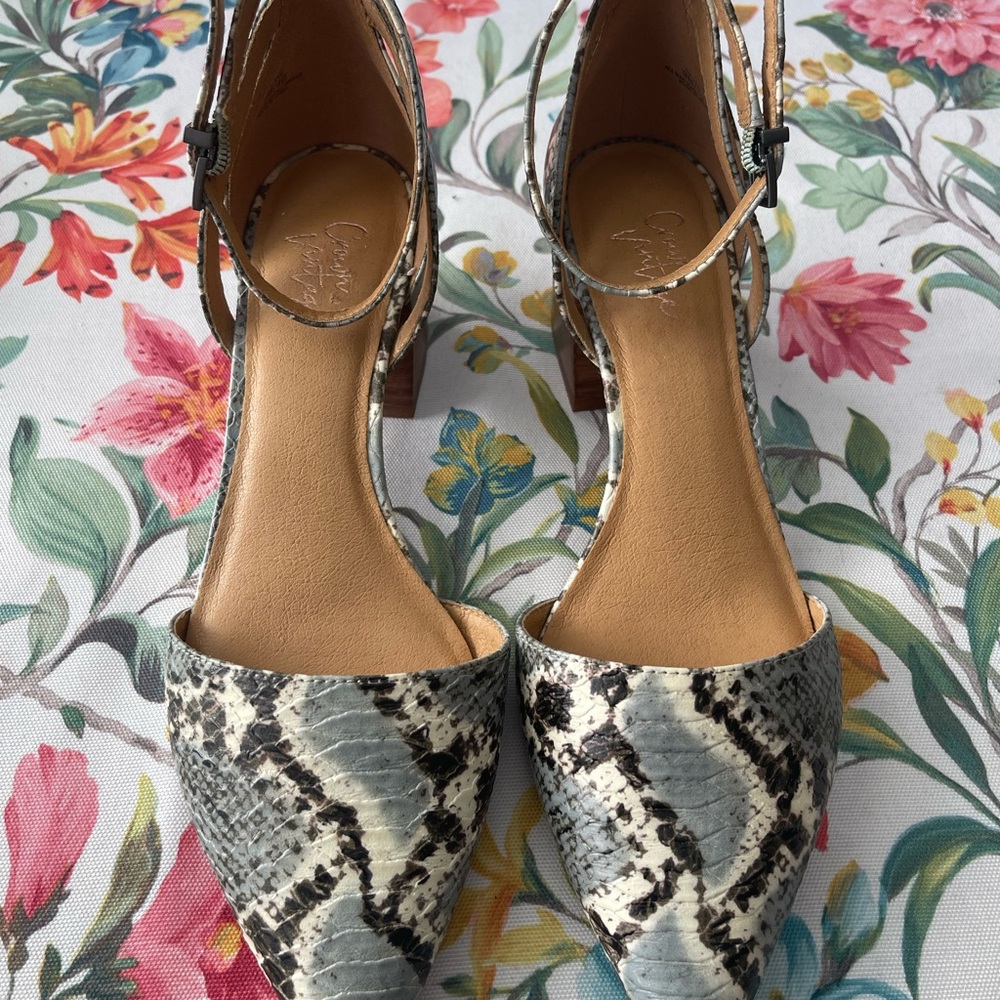 Crown Vintage Women's Snakeskin Patterned Heels Size 9